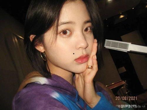 国产最新自拍,捕捉时代光影，展现青春风采